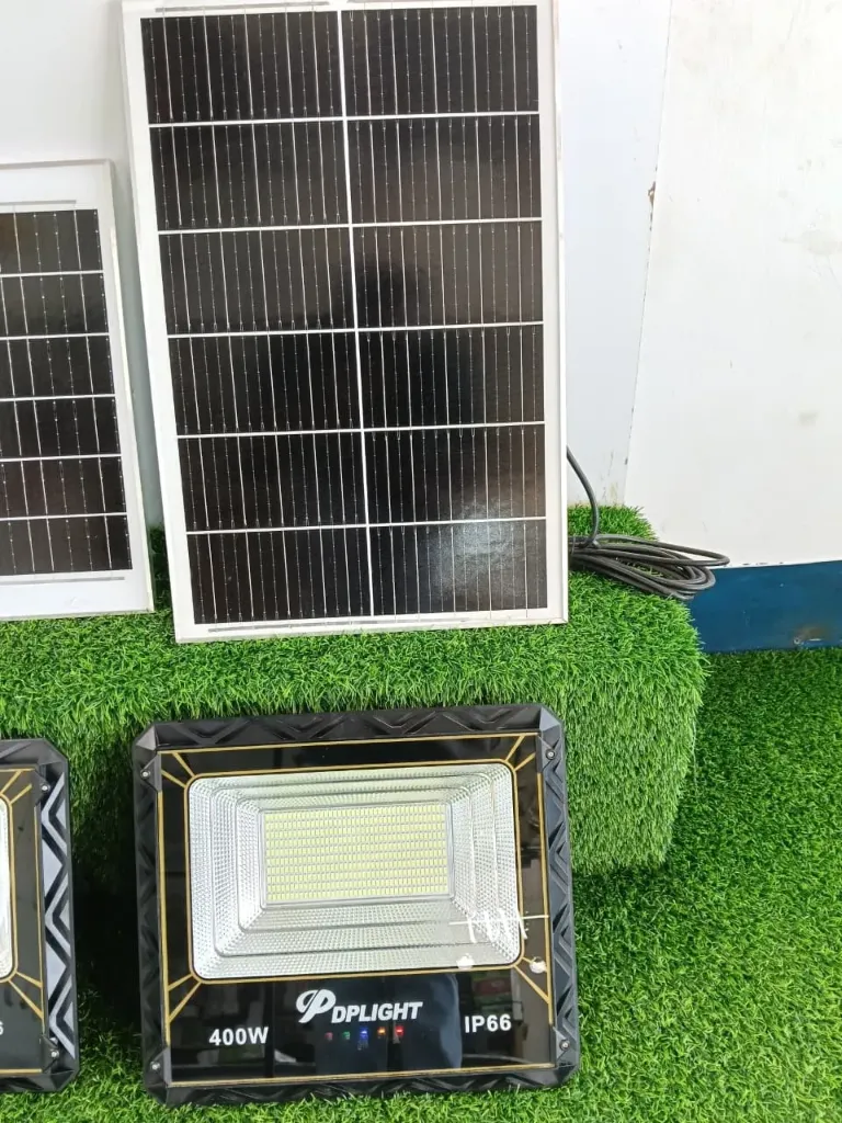 400W Solar-powered Floodlight